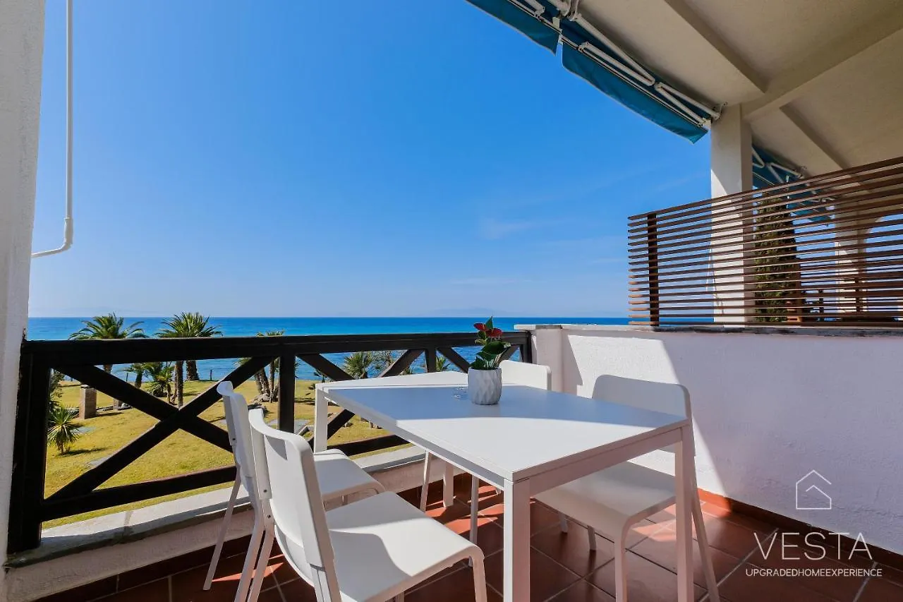 Sea Breeze Apartments, Beachfront Location Skála Foúrkas Apartmán