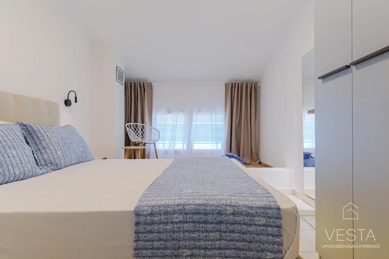 Sea Breeze Apartments, Beachfront Location Skála Foúrkas