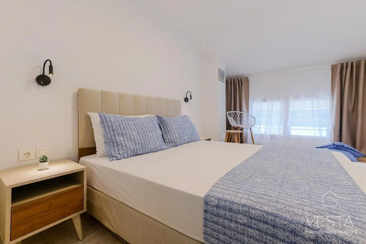 Sea Breeze Apartments, Beachfront Location Skála Foúrkas
