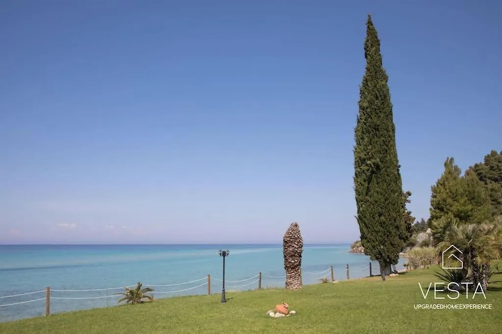 Apartment Sea Breeze Apartments, Beachfront Location Skala Fourkas Greece
