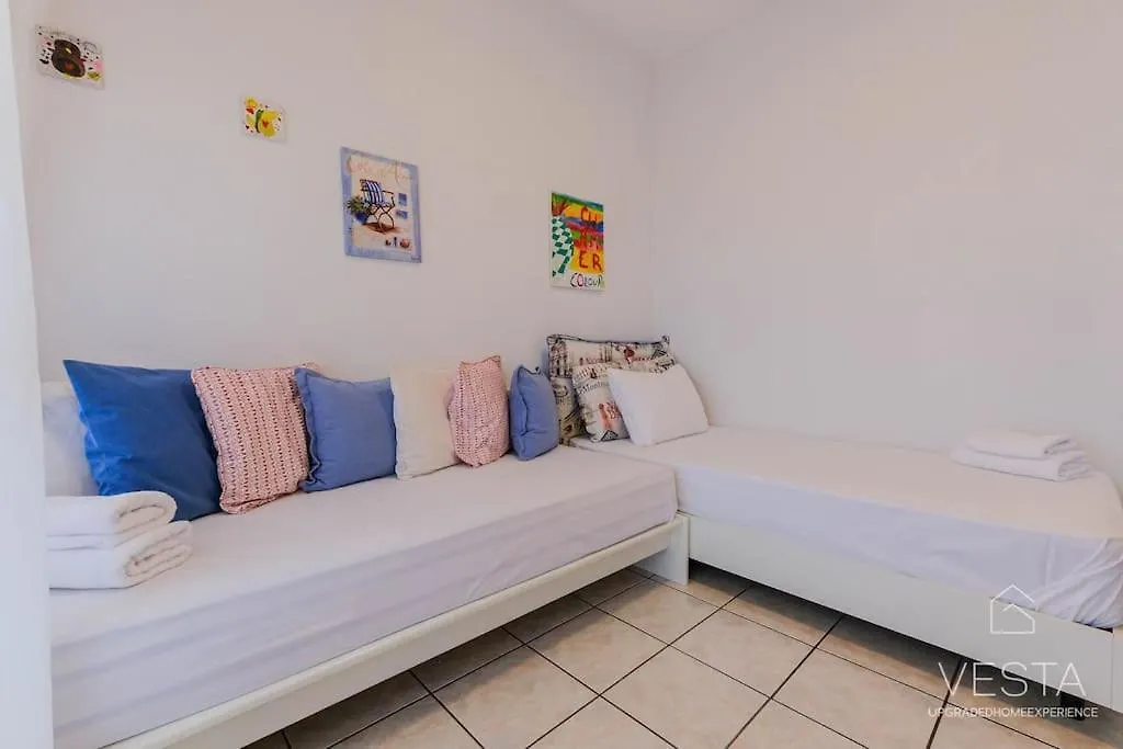 Sea Breeze Apartments, Beachfront Location Skala Fourkas