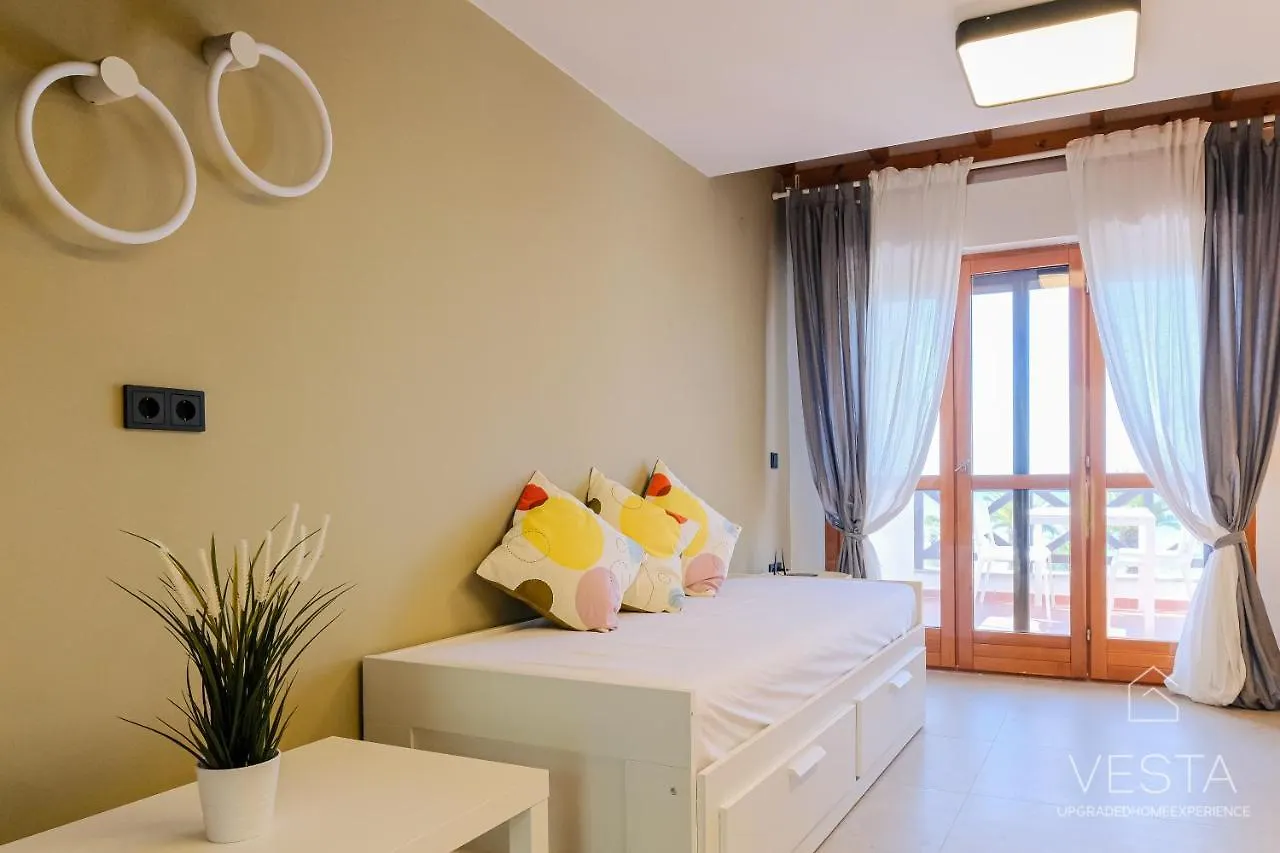 Sea Breeze Apartments, Beachfront Location Skala Fourkas 0*,