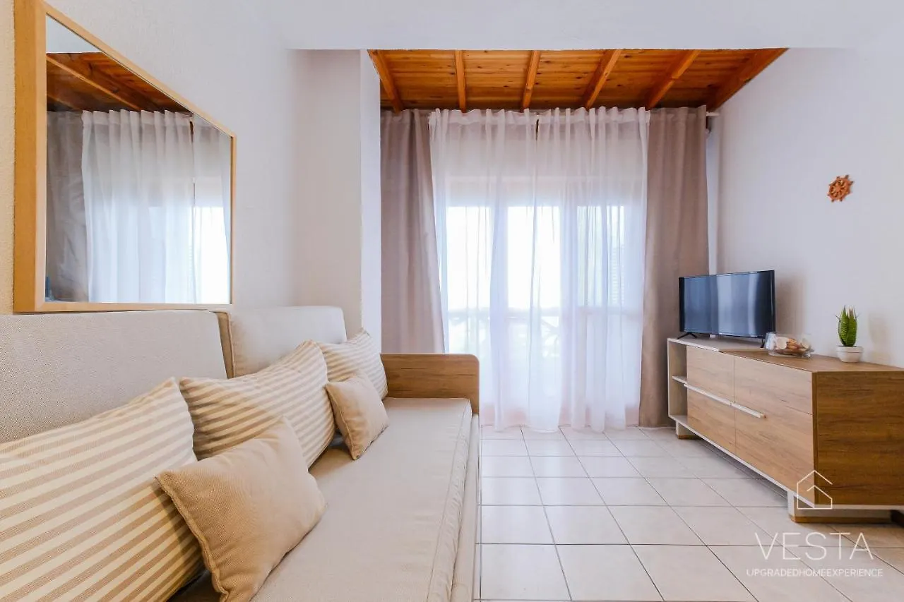 Sea Breeze Apartments, Beachfront Location Skala Fourkas