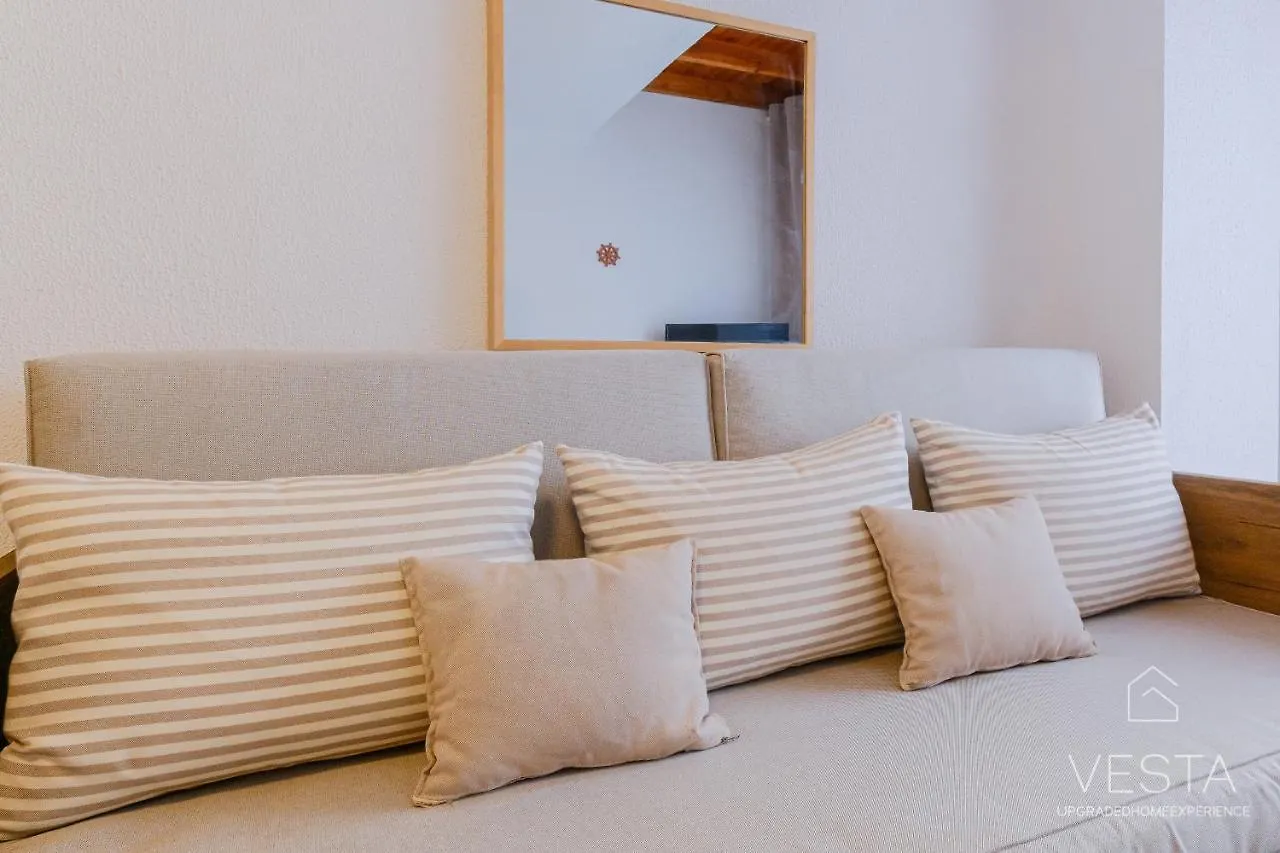 Sea Breeze Apartments, Beachfront Location Skala Fourkas Apartment